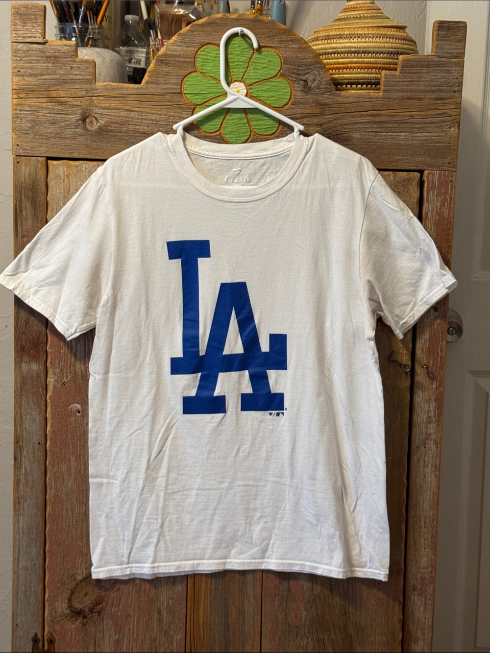 Fanatics White LA Dodgers T-Shirt with Blue LA Logo size medium